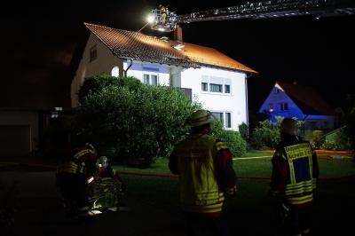 Aichwald-Aichschiess: Dachstuhlbrand sorgt fuer Feuerwehreinsatz